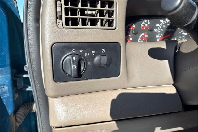 2001 Ford F-250SD Base