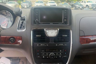 2014 Chrysler Town & Country Touring-L
