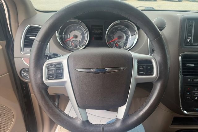 2014 Chrysler Town & Country Touring-L