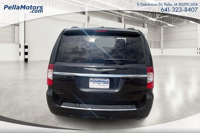 2014 Chrysler Town & Country Touring-L