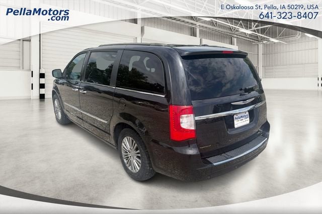 2014 Chrysler Town & Country Touring-L