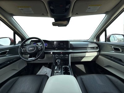 2023 Kia Carnival LX