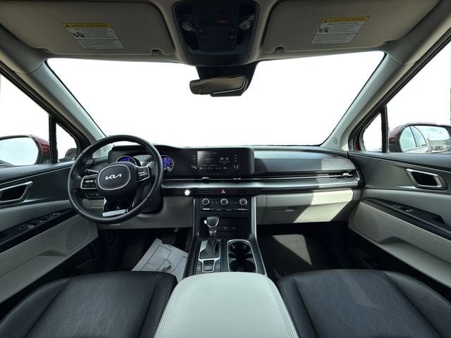 2023 Kia Carnival LX